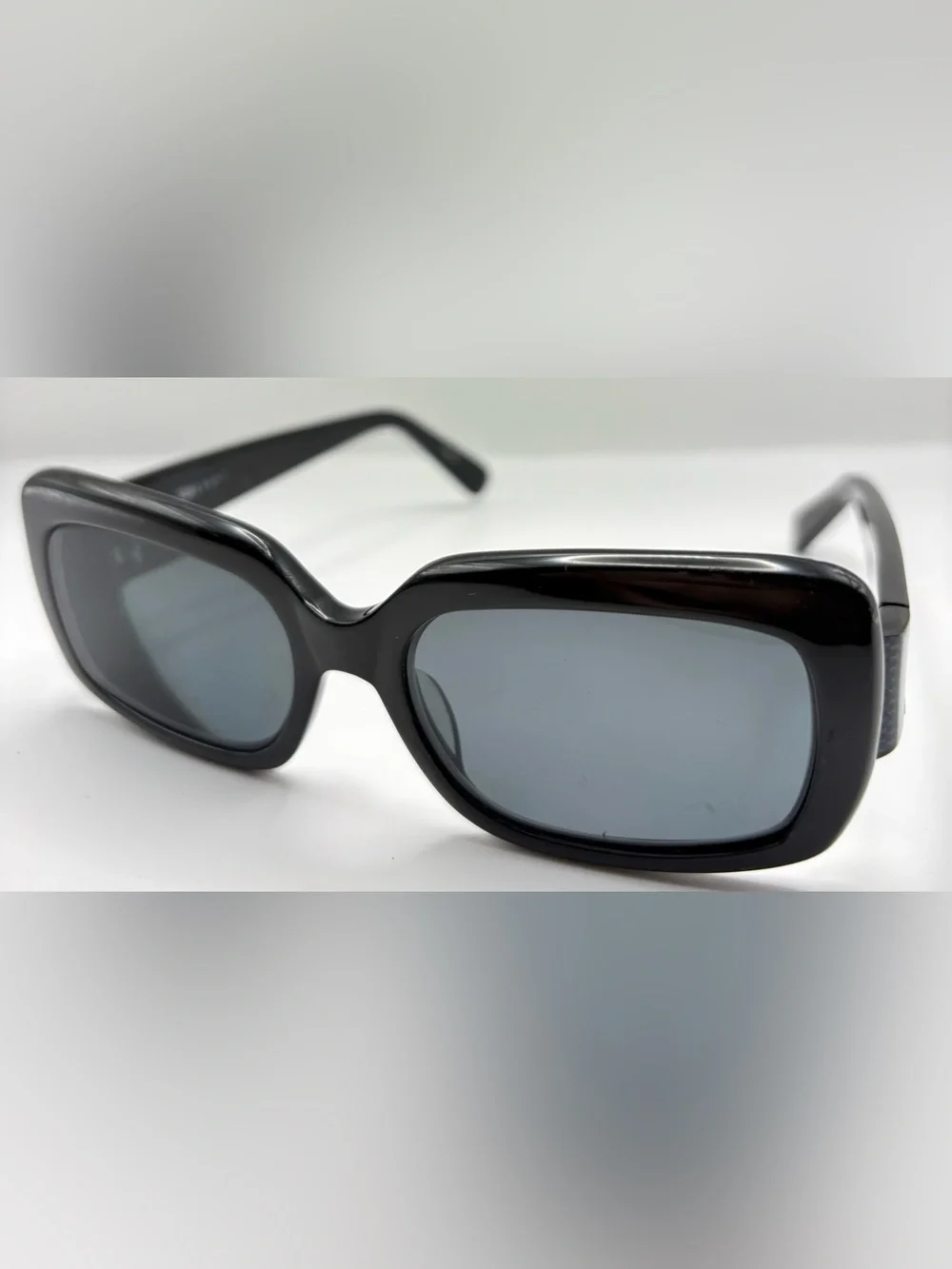 Vera Wang listing pair